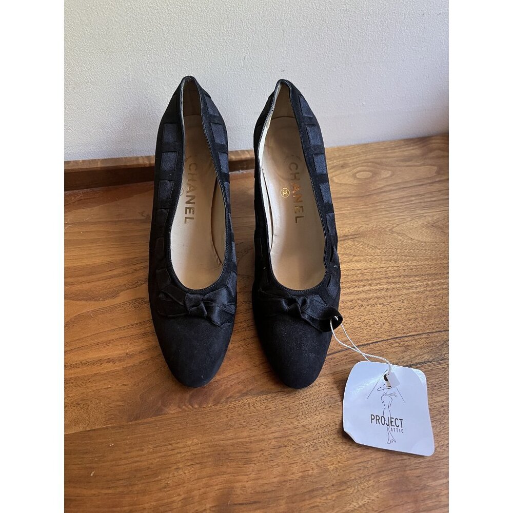 Chanel Made In Italy Black Suede Heels With Bow Detail & Ribbon Design - 6.5